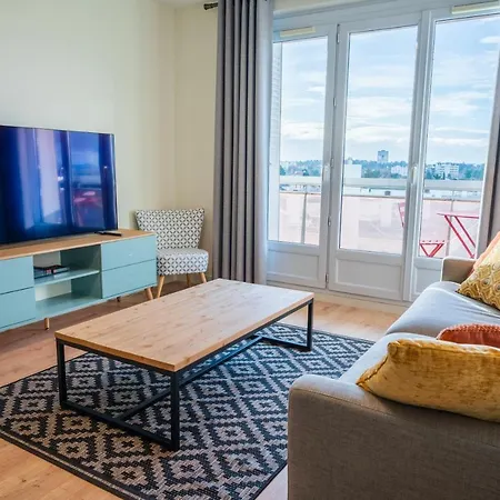 Apartment T2 De Standing Climatise Avec Parking Prive, Tram T2 T5, Hopitaux Est Bron